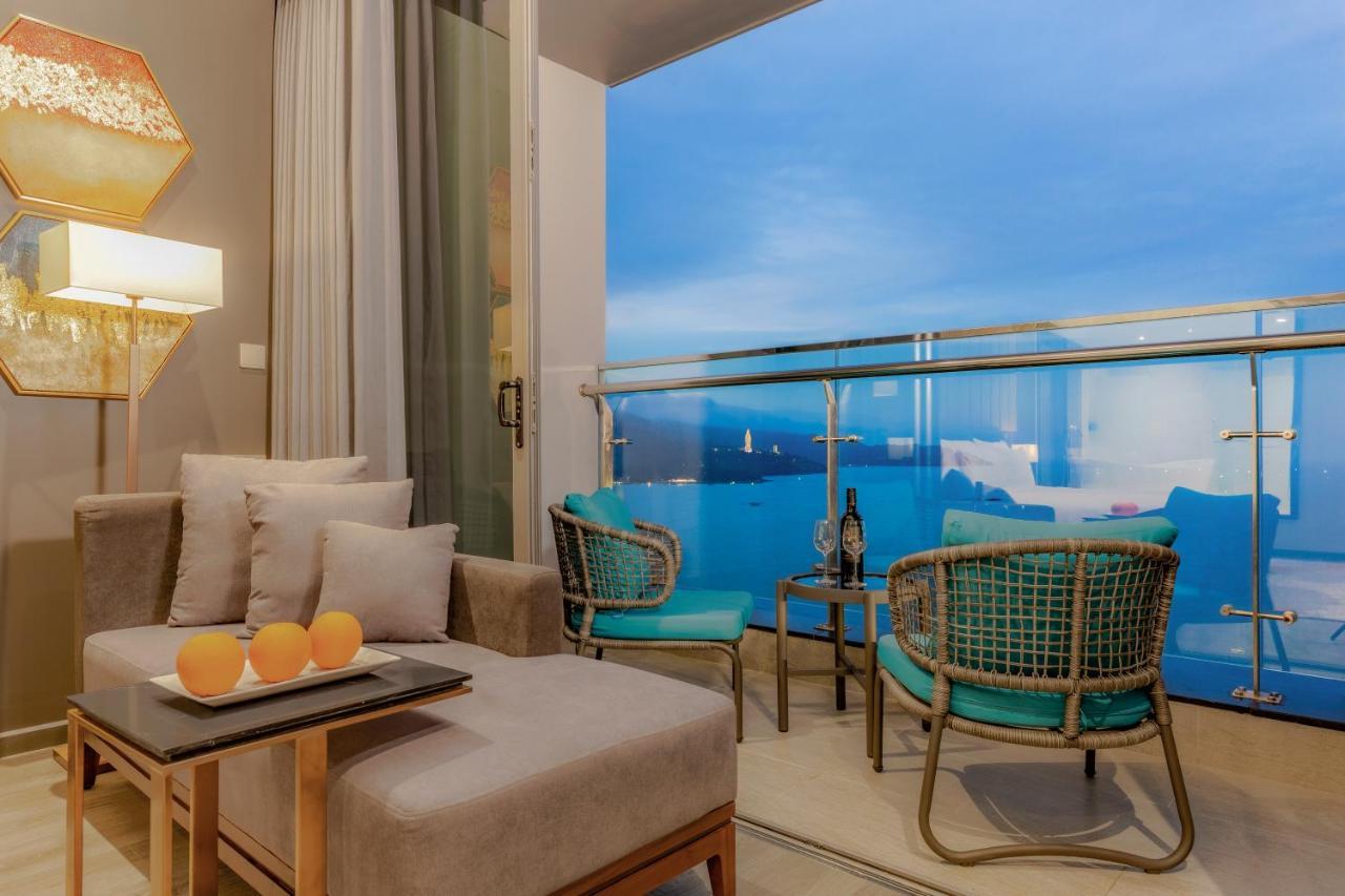 Le Sands Oceanfront Danang Hotel Exterior foto