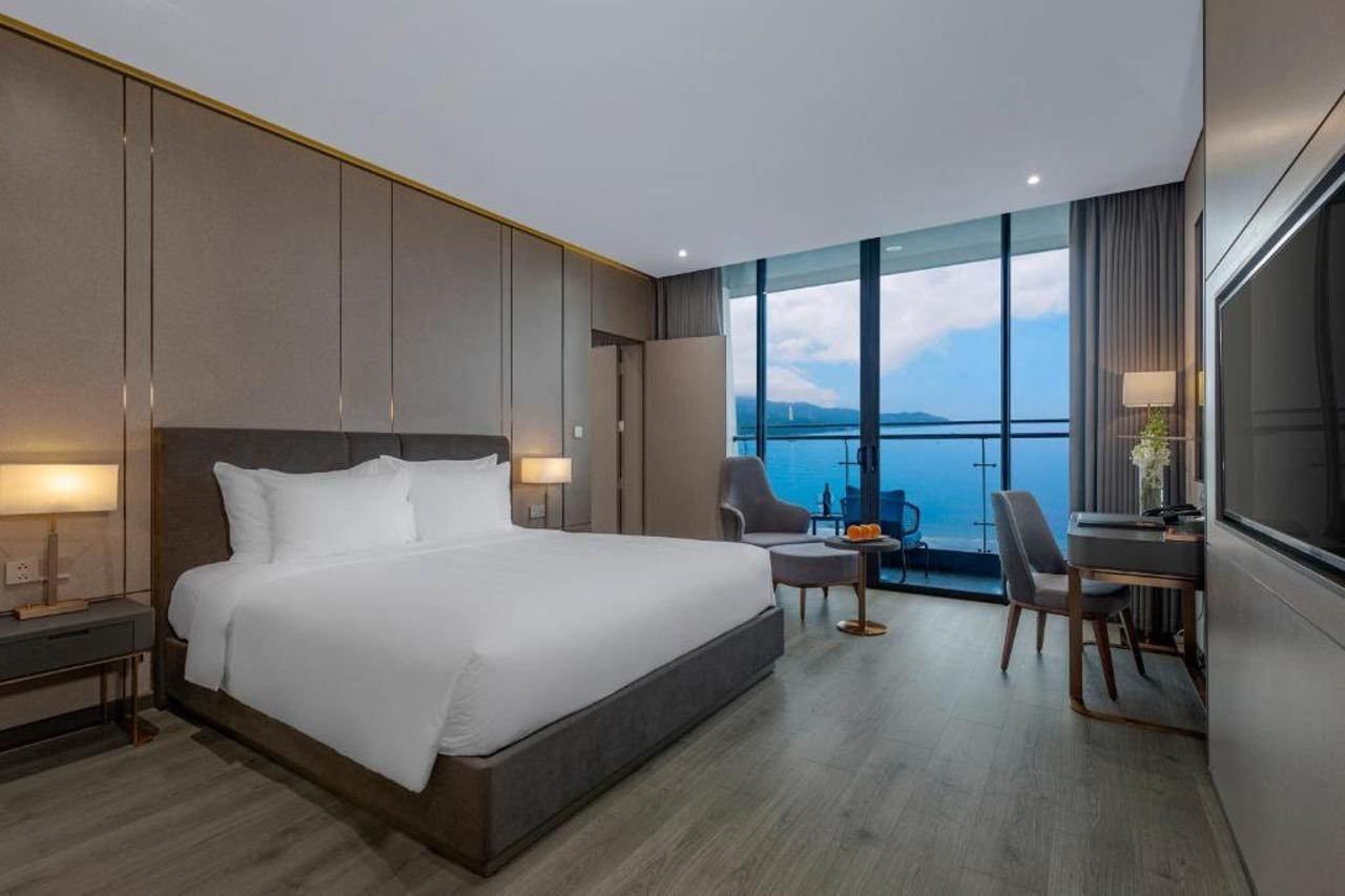Le Sands Oceanfront Danang Hotel Exterior foto